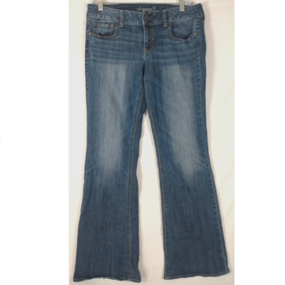 American Eagle Artist Flare Jeans Size 10 Reg Super Stretch Low Rise Med Blue - Picture 3 of 5